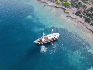 From Split: Blue Lagoon Boat Party with DJs, Swim, Shots & AfterParty — gallery 3