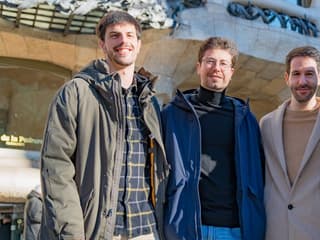 Barcelona: Professional Photoshoot at Casa Batlló & Casa Milà — gallery 1