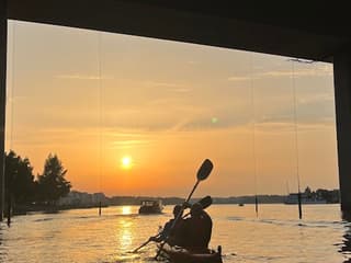 Stockholm: Sunset Kayak Tour in City Centre + Swedish Fika — gallery 1