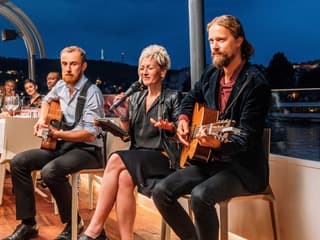 Prague Dinner Cruise on an Open-Top Glass Boat with Live Music — gallery 1