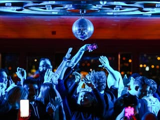 Bosphorus 4-Course Dinner Cruise with Live Show & Private Table — gallery 2