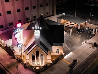 Las Vegas: Elvis Wedding Ceremony — gallery 1