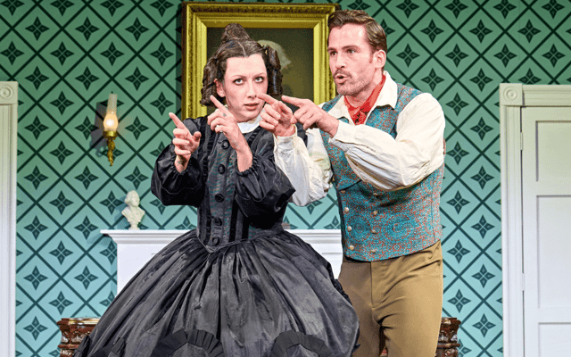 Mary Todd Lincoln and Abraham Lincoln in the West End production of Oh, Mary! at the Trafalgar Theatre