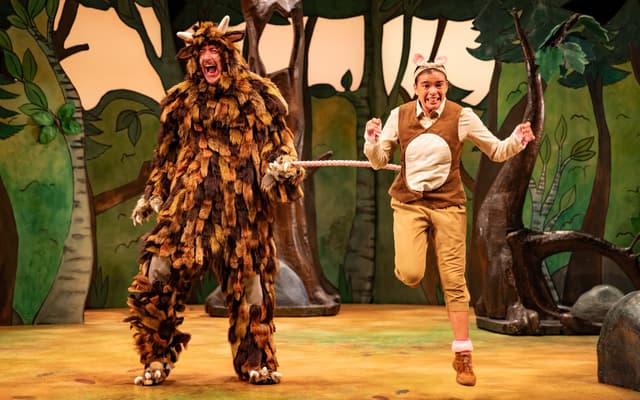The Gruffalo meets the mouse on stage in The Gruffalo live at the Lyric Theatre