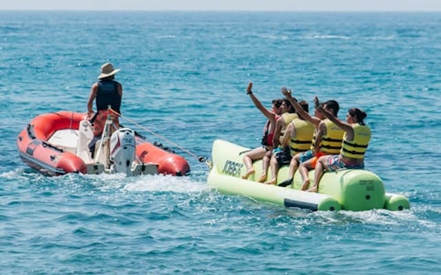 Salou: Banana Boat Experience