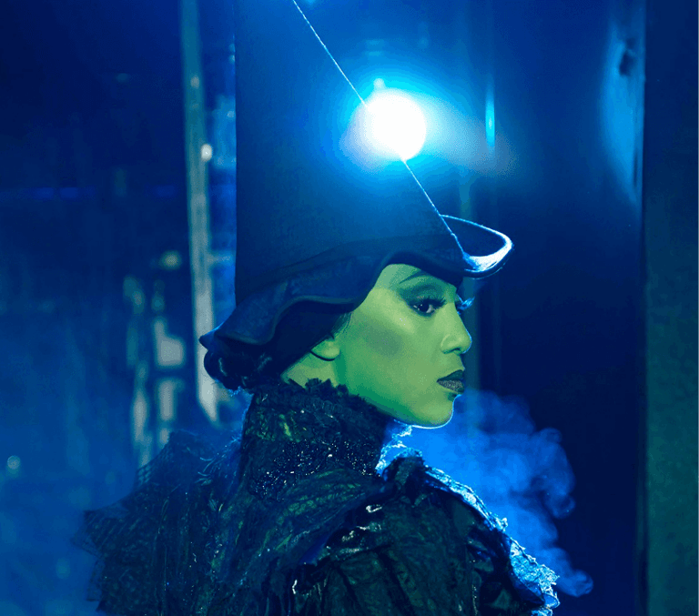 Wicked의 한 장면