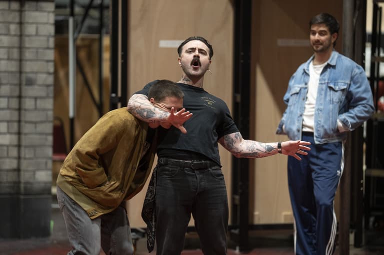 Frankie O'Connor в роли Franco Begbie на репетициях Trainspotting The Musical
