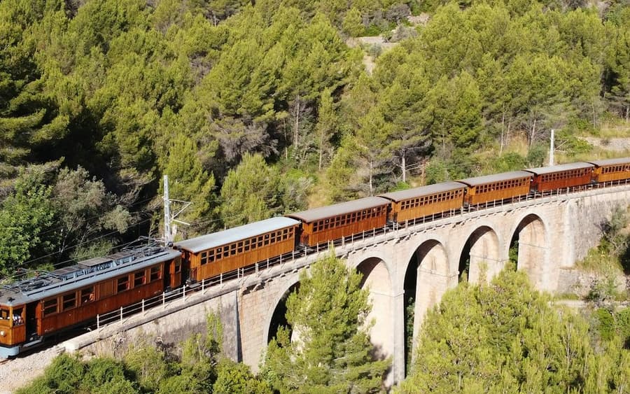 Mallorca Self-Guided Tour from Palma to Sa Calobra (Sóller train, tram, & boat)