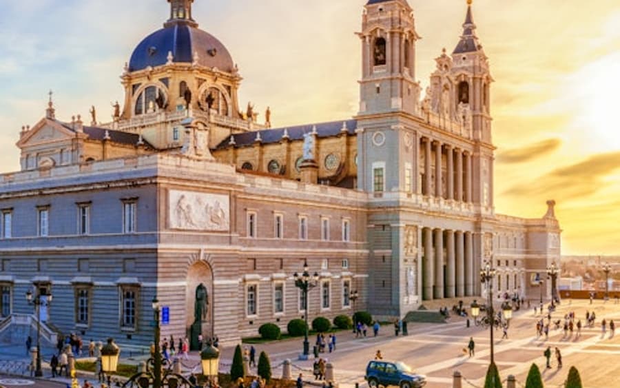 Royal Palace Madrid and Cathedral of La Almudena: Skip-The-Line & Guided Tour