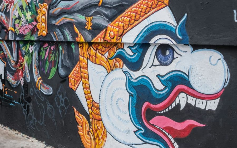 Phnom Penh: Food and Street Art Guided Tour