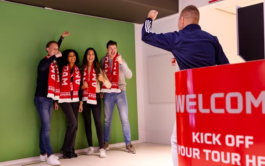 Johan Cruijff ArenA Stadium VIP Tour with a Drink and Scarf