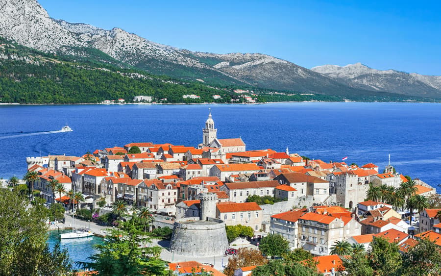 From Dubrovnik: Korcula & Ston Private Tour with Wine Tasting