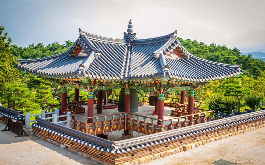 Guided Day Tour of Mt. Seorak & Naksansa Temple with Transfers