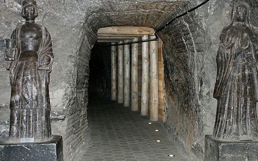 Wieliczka Salt Mine: Entry Ticket, Private Guided Tour + Transport