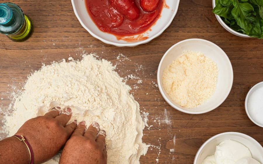 Positano: Pizza and Tiramisu Cooking Class