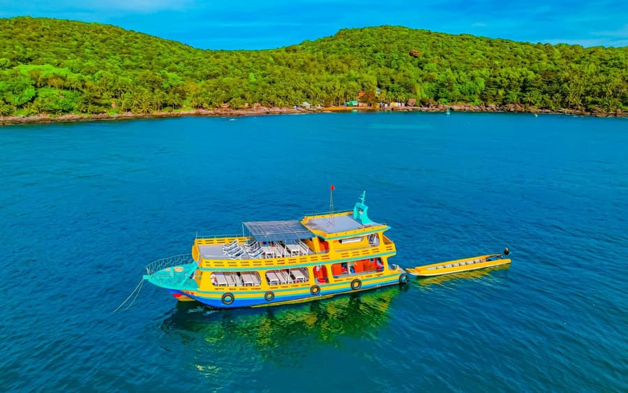 3 Island Tour with Snorkelling, Lunch & Transfers