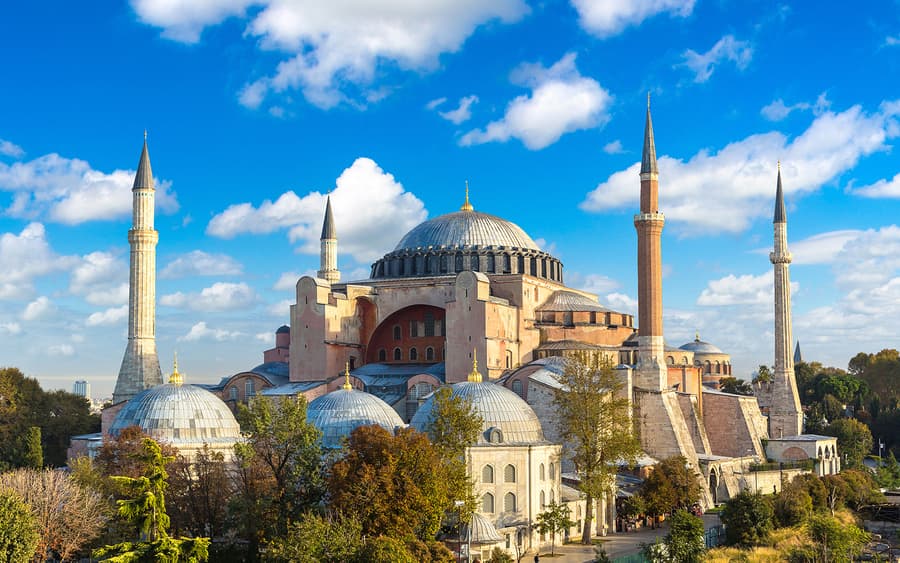 Lawatan Berpandu Combo dengan Tiket Masuk: Hagia Sophia + Istana Topkapi atau Basilica Cistern