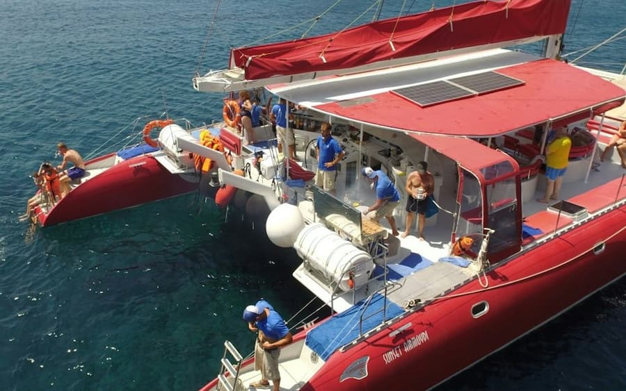 Santorini: Red Morning Cruise + Meal + Transfers