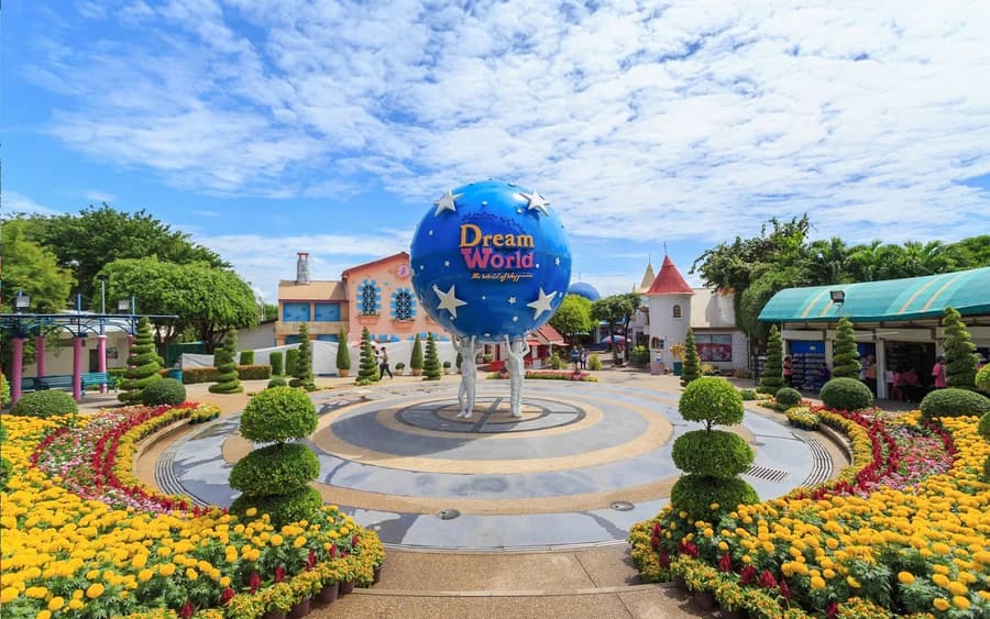 Dream World Super Visa with Unlimited Rides & Snow Town Visit