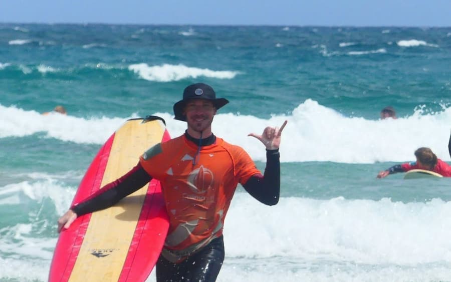 Famara Beach: 4-Hr Surfing Lesson