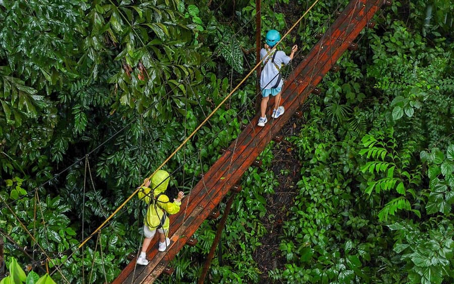 Hanuman World: Cuộc phiêu lưu Zipline với 32 bệ đỡ