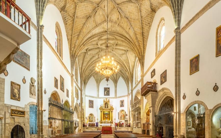 Santa María la Mayor & San Martín de Tours: Entry Ticket + Audio Guide