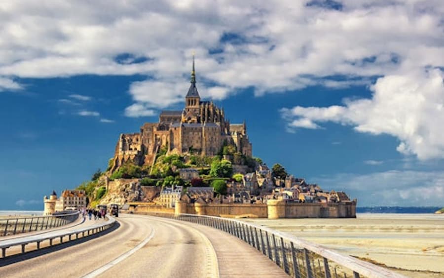 Ilha de Mont Saint-Michel: App de Guia de Áudio por TouringBee