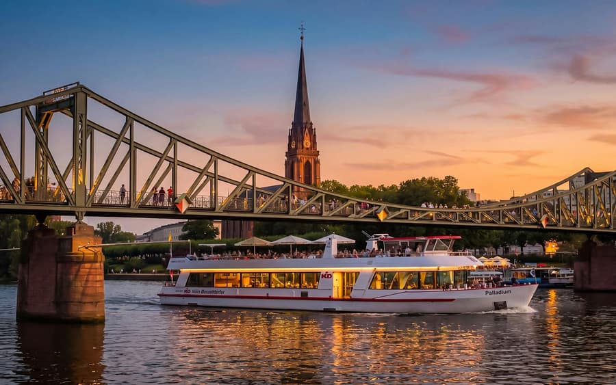 Frankkfurt Lounge Evening Cruise on Main River