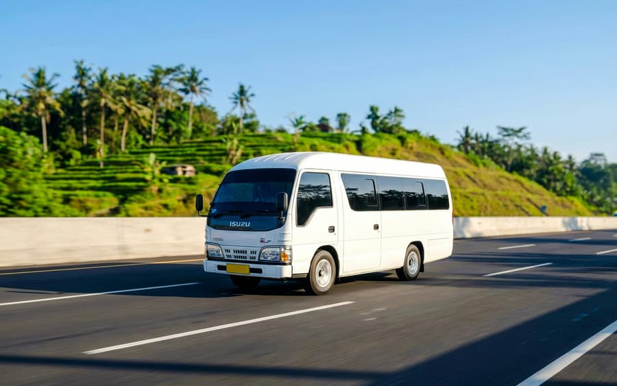12 Seater Car (Upto 11 pax + 1 driver)