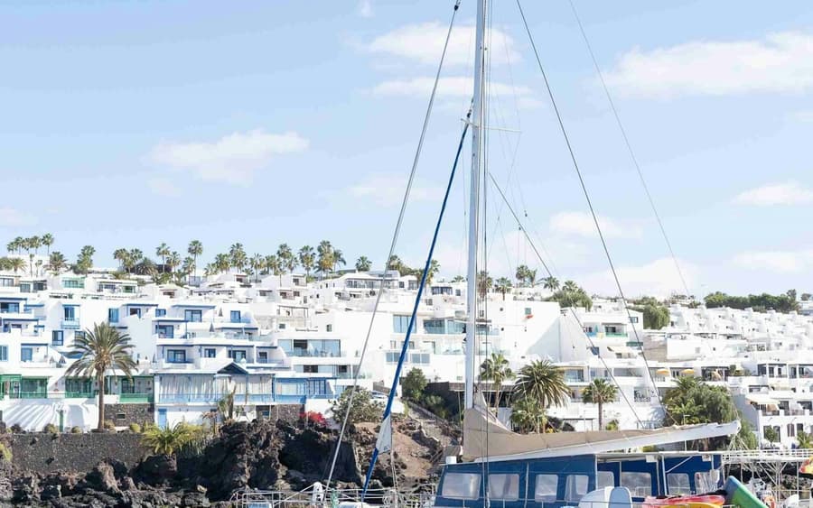 Lanzarote: Sunset Catamaran Cruise + Transfer + Snacks & Drink