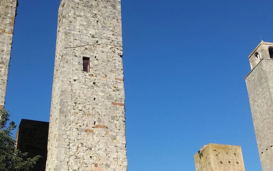 San Gimignano: Vineyard Guided Tour + Wine Tasting + Lunch