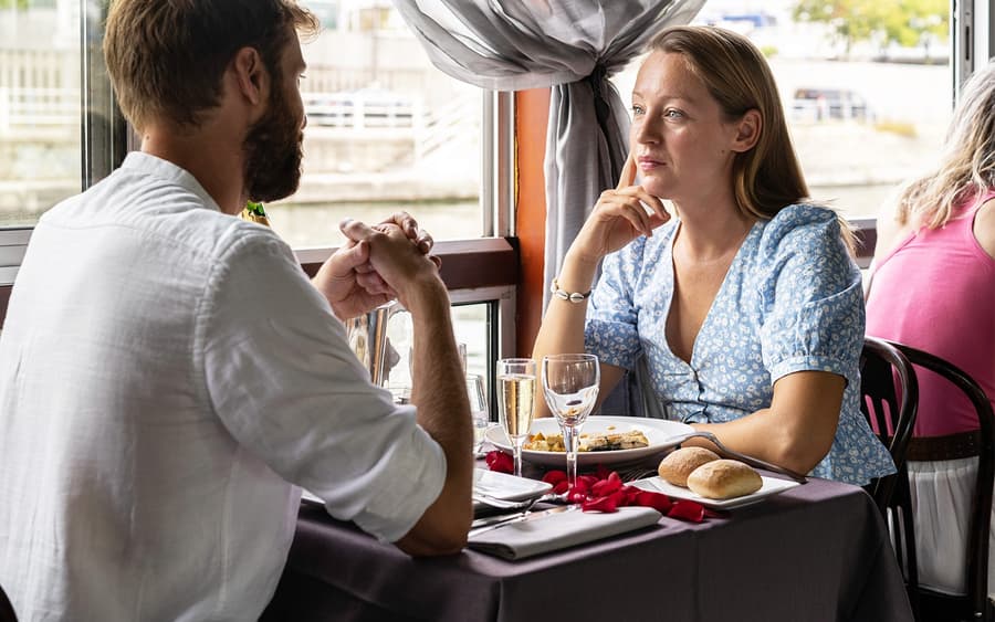 Marina Szajna-folyó Ebédhajózás Brasserie menüvel
