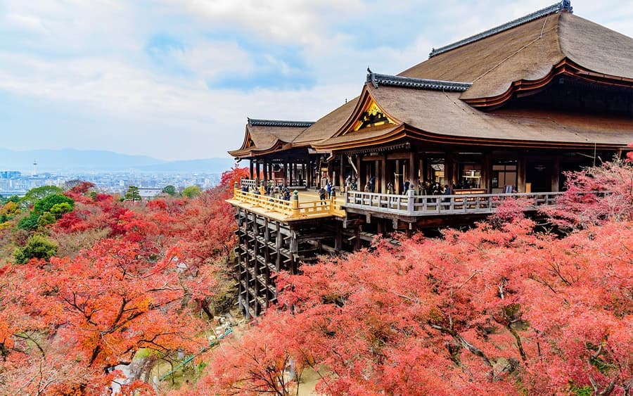 Z Kjóta/Osaky: Prohlídka s průvodcem - Zlatý pavilon Kinkakuji, oblast chrámu Kiyomizu a svatyně Fushimi Inari