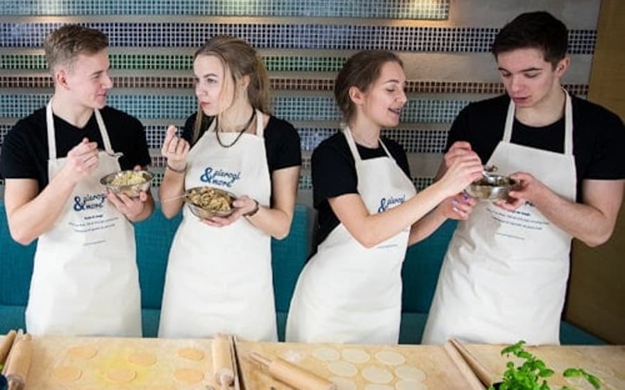 Curs de gătit colțunași polonezi cu degustare de lichioruri