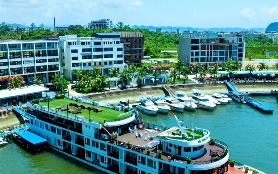 Ha Long Bay: 2D1N Verdure Lotus Cruise + Sung Sot & Ti Top + Meals