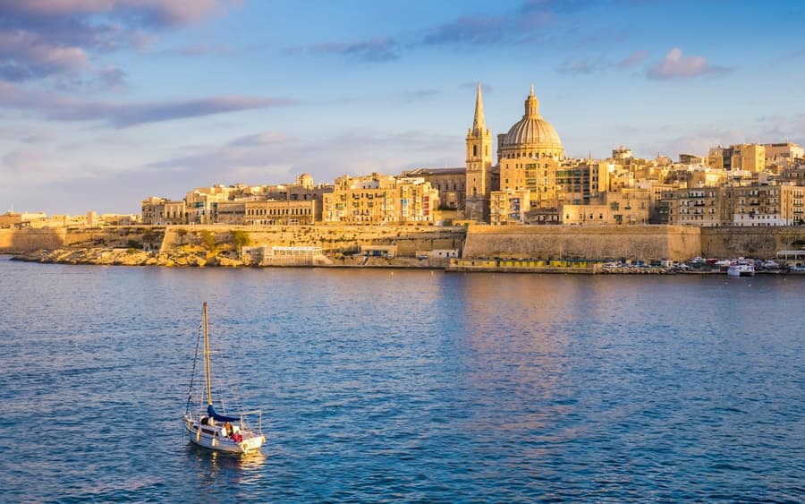 Sliema: 1-Day Hop-on Hop-off Bus Tour + Harbor Cruise Pass