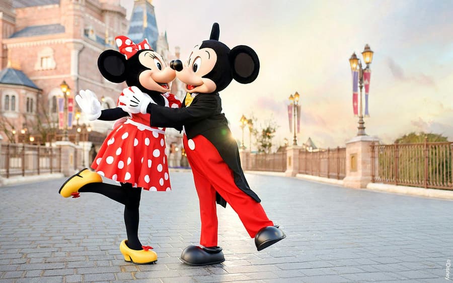 Shanghai Disneyland 1-Day Ticket with Premier Access (3 Attractions)