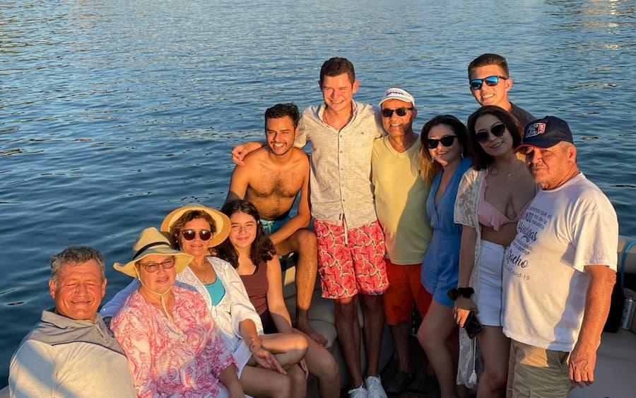 Lake Austin: 2-Hr Scenic Boat Cruise BYOB