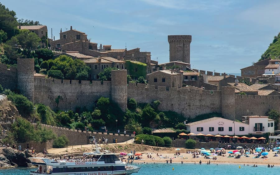Tossa de Mar: Roundtrip Boat from Lloret de Mar