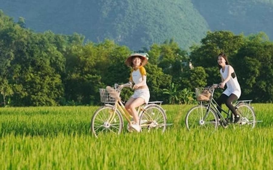 Mai Chau: Full-Day Guided Trip from Hanoi + Lunch