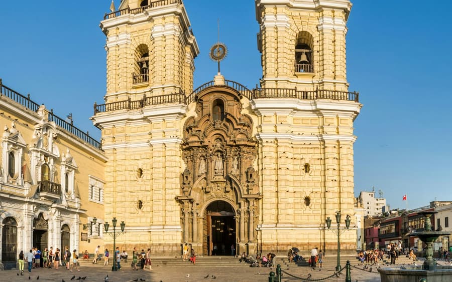 Lima Walking Tour & San Francisco Monastery