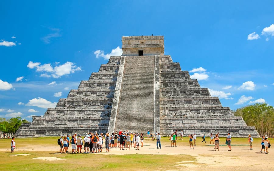 Chichén Itzá, Cenote and Archaeological Sites Tour with Lunch