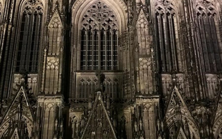 Cologne Haunted City Exploration Game