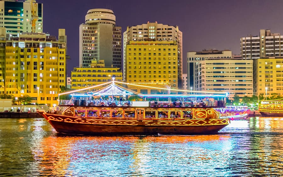 Storbuss: Dubai Hop-on Hop-off Busstur med Dhow Creek Cruise
