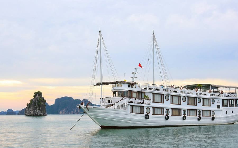 Ha Long Bay: 2D1N Boat Cruise + Meals + Sung Sot & Ti Top + Optional Transfer