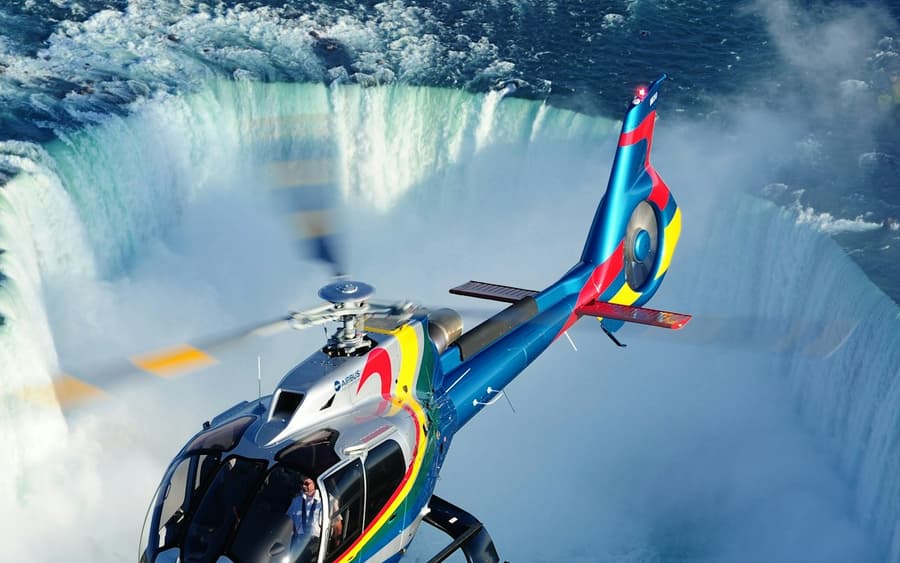 Niagara Falls: Helicopter Ride + Boat Cruise + Lunch + Transport