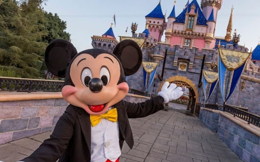 Disneyland® Californien: 2-dages Parkhopper med valgfri Lightning Lane-adgang