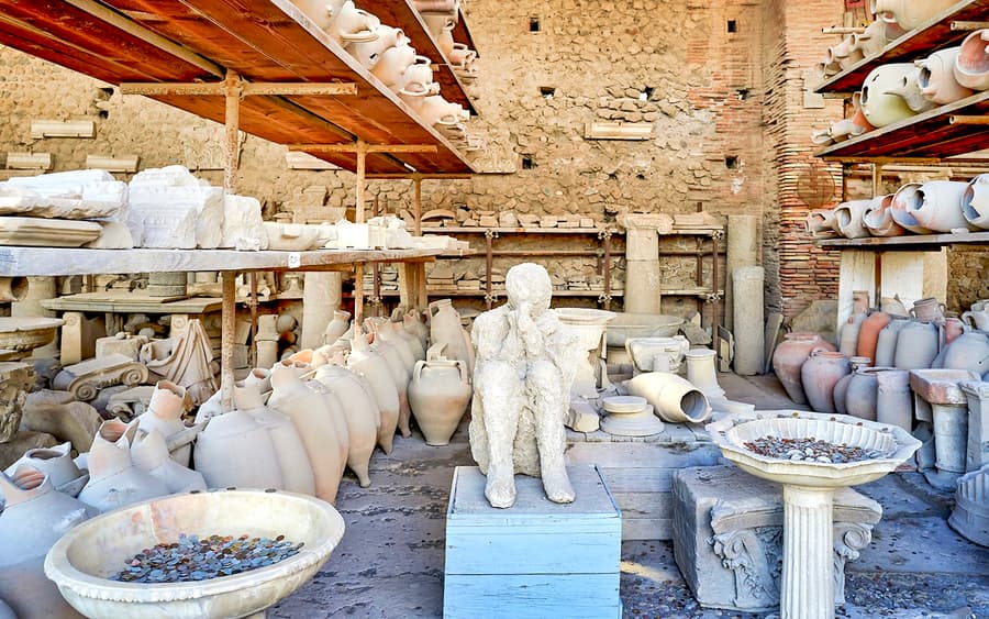 Mula Roma: Araw na Paglalakbay sa Pompeii at Naples o Vesuvius