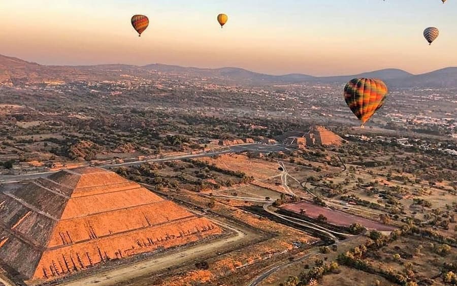 Teotihuacán Pyramids Hot Air Balloon Ride
