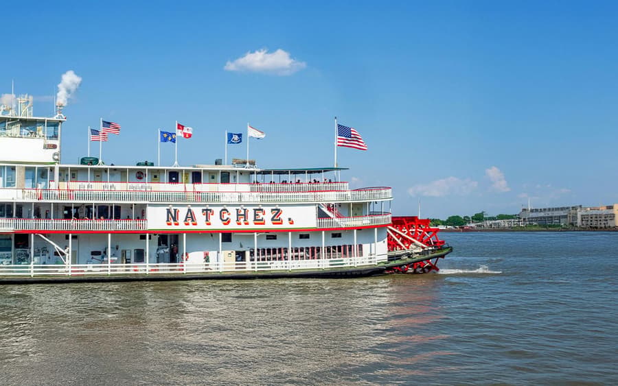 Steamboat Natchez Sightseeing Jazz Cruise with Lunch